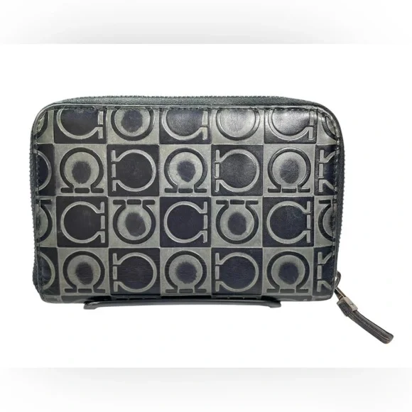 ⭐️Salvatore Ferragamo Black and Gray Wallet - Picture 5 of 11